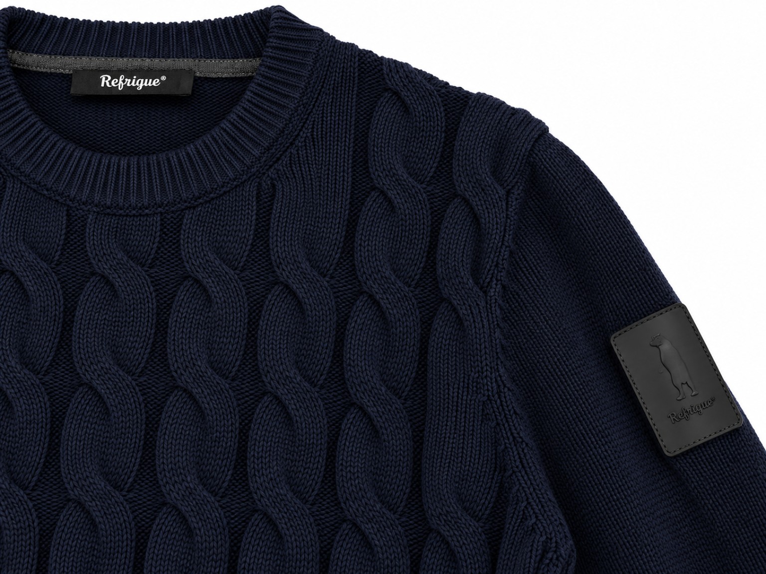 REFRIGUE Maglione girocollo blu navy a trecce, dettaglio collo, trecce e logo