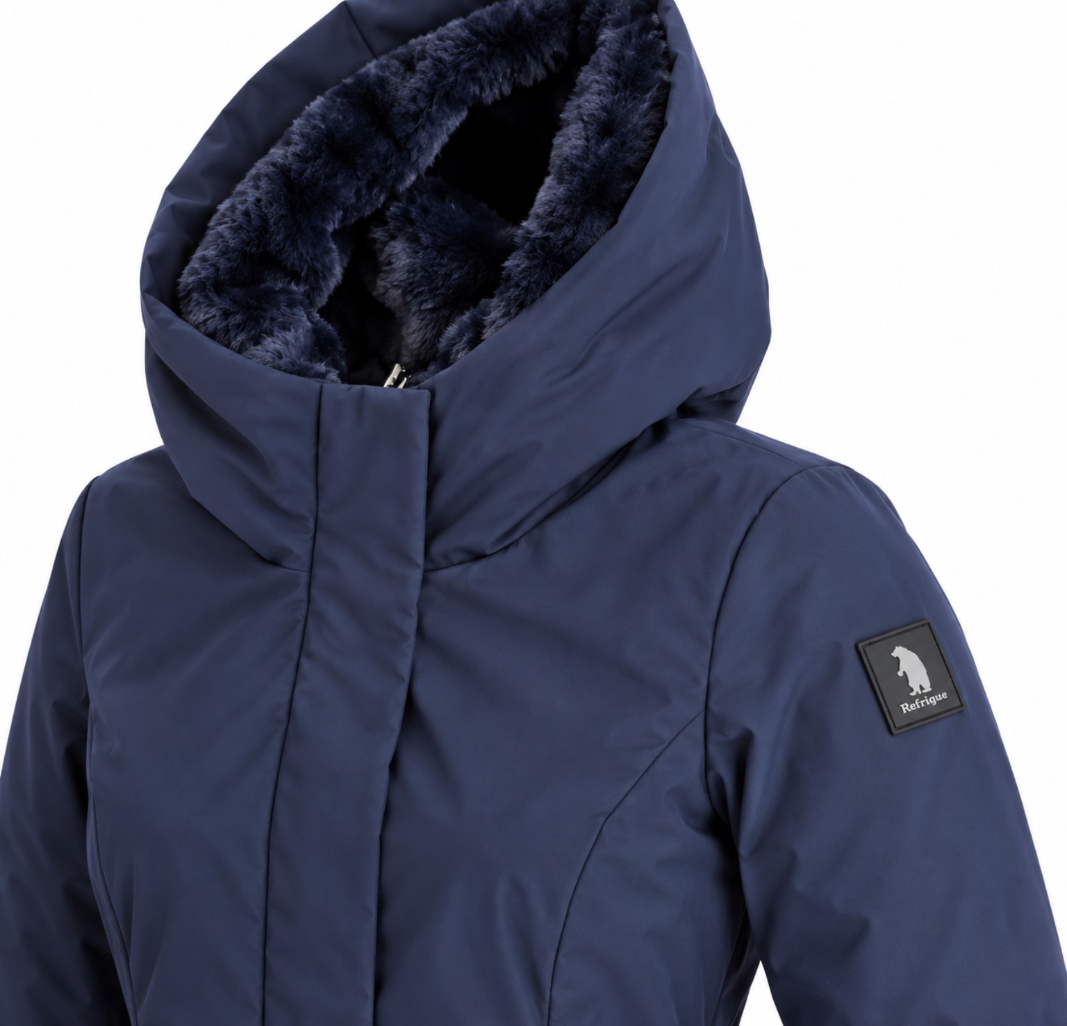 REFRIGUE HELLEN NAVY, dettaglio cappuccio e logo sulla manica
